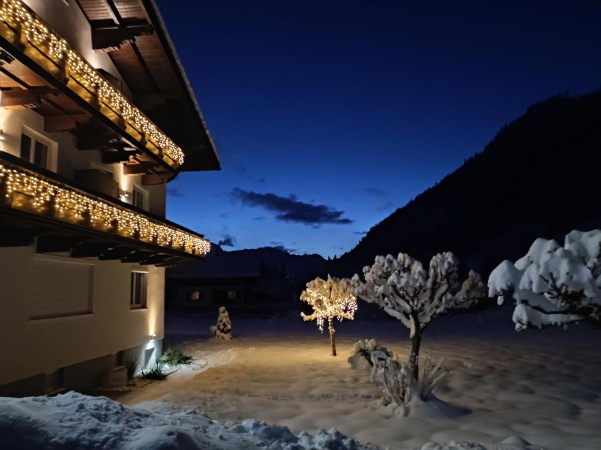 Gaestehaus Walpurga Russbach am Pass Gschuett Exterior photo
